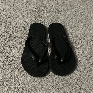 Gently worn kids flip flops